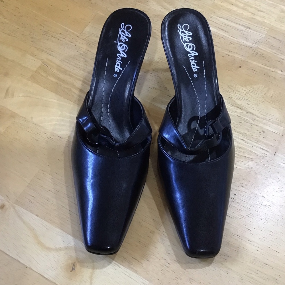 Life Stride Elegant Black Mules